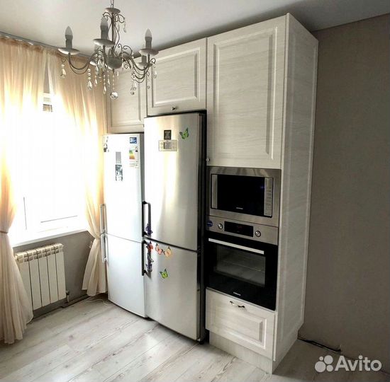 Кухня на заказ в стиле хай-тек