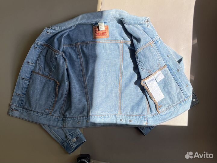 Джинсовая куртка женская levis 40