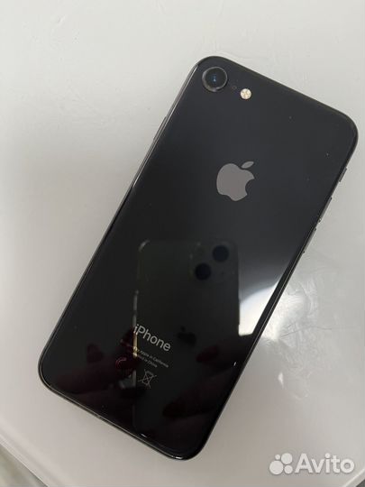 Телефон iPhone 8 64 gb