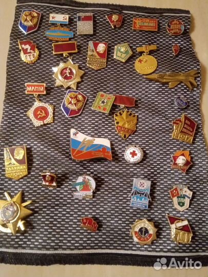 Значки продаю