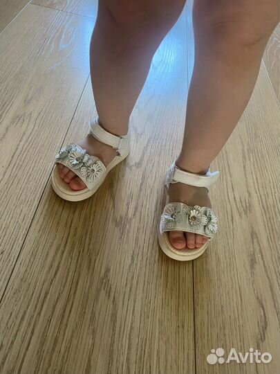 Сандалии для девочки