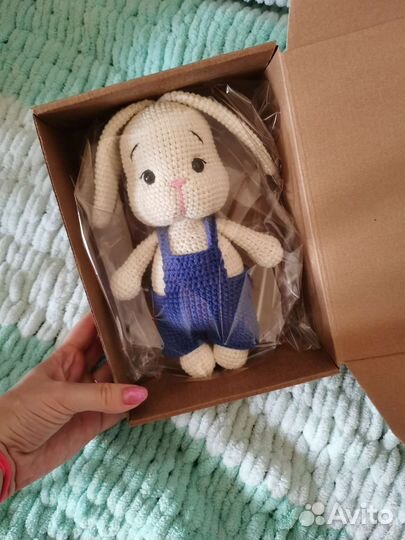 Зайка в комбинезоне