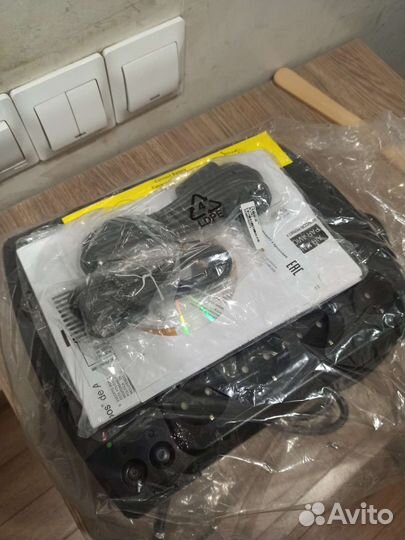 Бесперебойник APC Back-UPS ES 550