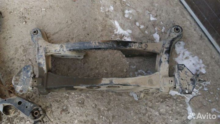 Подрамник задний Toyota Highlander