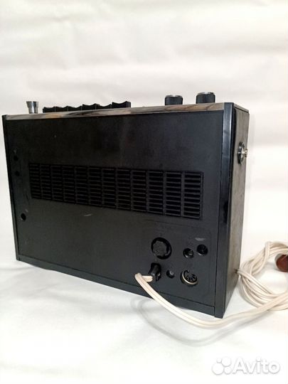 Армейский радиоприемник Маяк-2