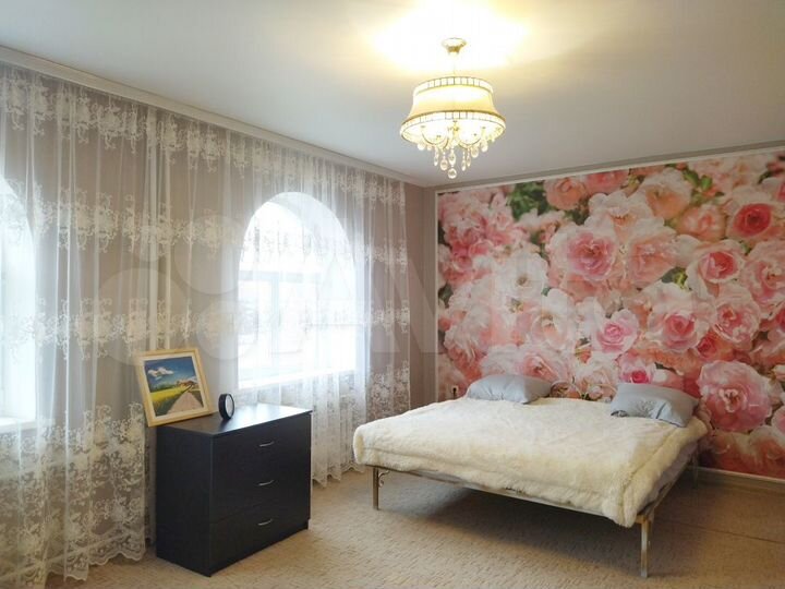 Коттедж 237 м² на участке 8 сот.