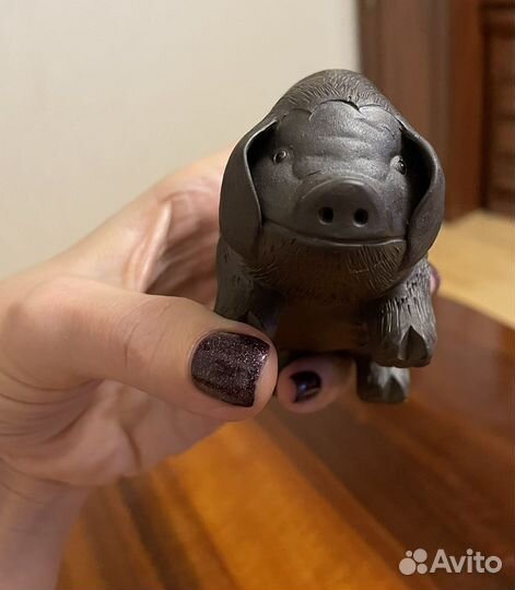 Фигурка свинки ручной работы из исинской глины
