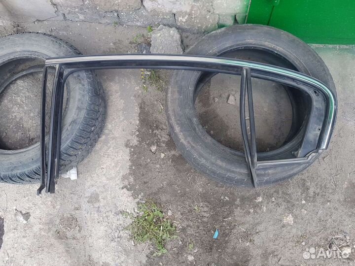 Уплотнитель стекла двери volkswagen passat B6