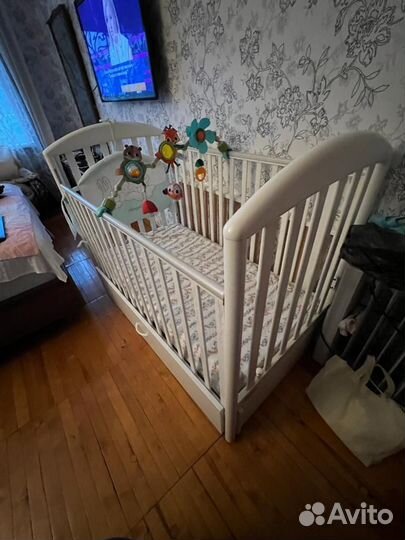 Детская кроватка