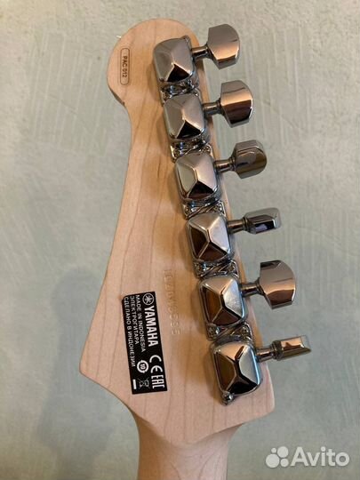 Гитара Yamaha Pacifica 012