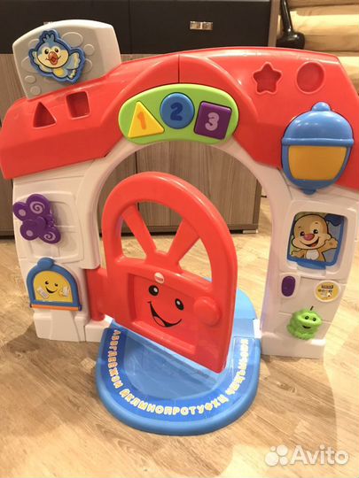 Музыкальный двухсторонний дом-сортер Fisher price