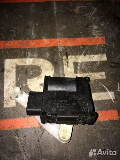 Привод заслонки отопителя Audi A6 C6/4F BDX 2007