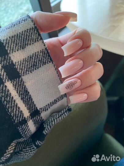 Маникюр на дому