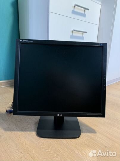 Монитор LG