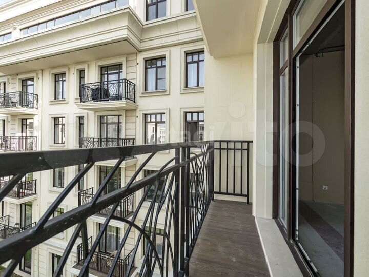 4-к. квартира, 159 м², 4/6 эт.