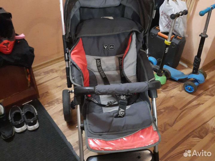 Прогулочная коляска