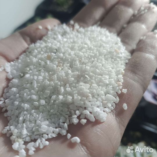 Мраморная крошка для присыпки растений