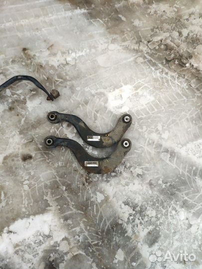 Рычаг поперечный задний