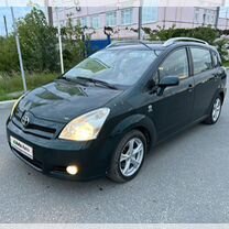 Toyota Corolla Verso 2.0 MT, 2004, 300 000 км, с пробегом, цена 750 000 руб.