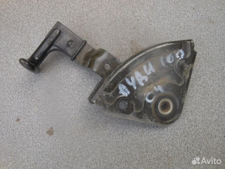 Крючок открывания капота для Audi 100 C4 1991-1994