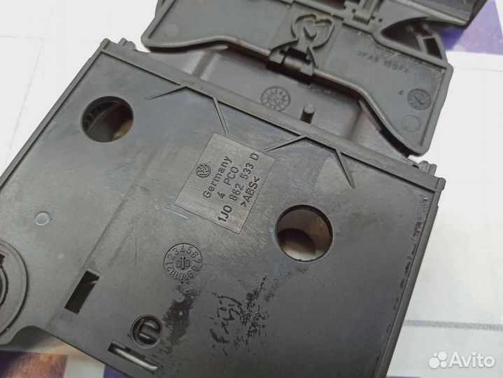 Подстаканник Volkswagen Golf (Mk4) 1J0862533D2QL