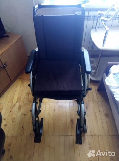 Инвалидное кресло
