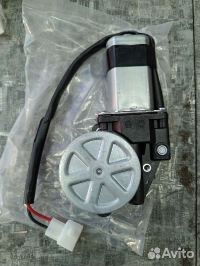 Моторчик стеклоподъёмника Mazda Titan 1991-1999