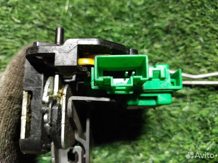 Замок двери задней левой Hyundai Solaris