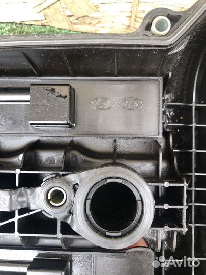 Клапанная крышка Kia Rio 3