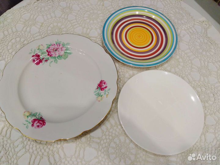 Столовые сервизы, сервировочные блюда, тарелки