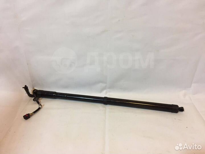 Амортизатор крышки багажника на Infiniti Jx35