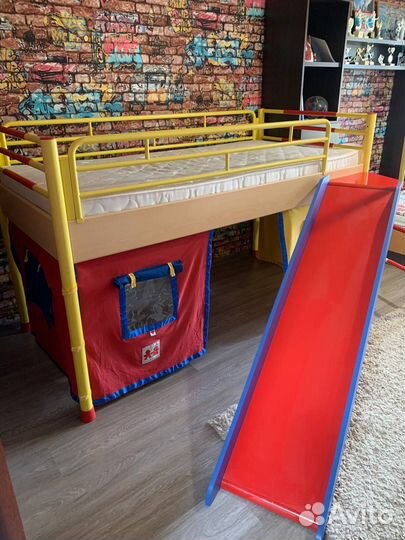 Кровать детская игровая с горкой