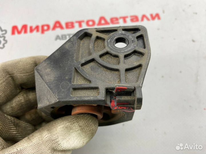 Кронштейн глушителя Buick Encore GX 2021 42708943