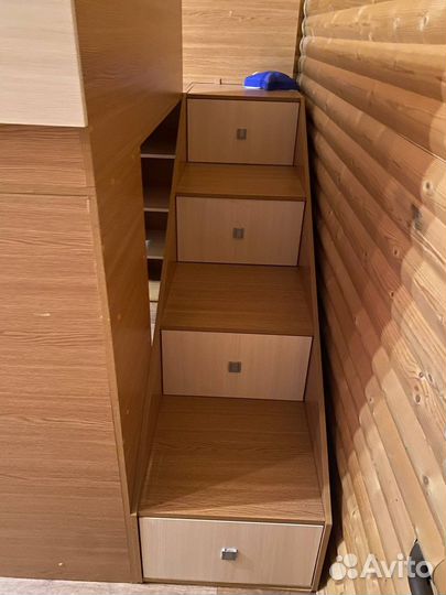 Детский уголок с кроватью