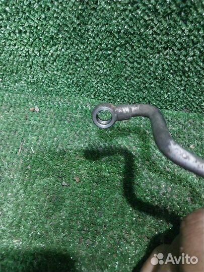 Трубка подачи масла в турбину Land Rover Discovery