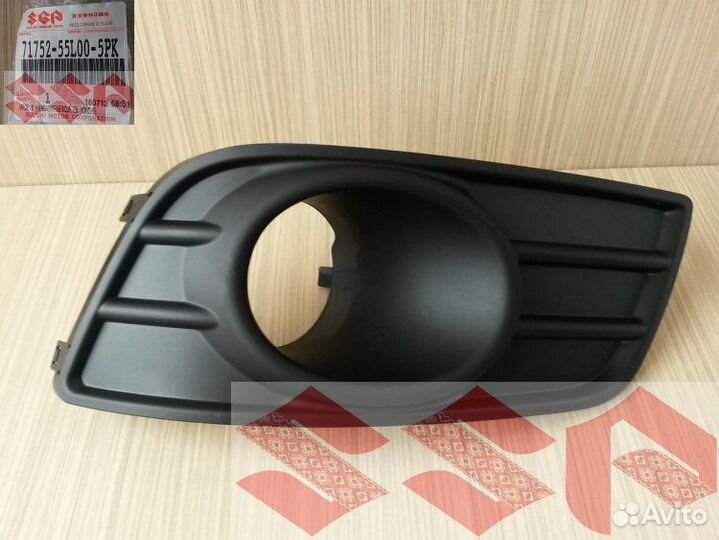 Накладка противотуманной фары Suzuki SX4