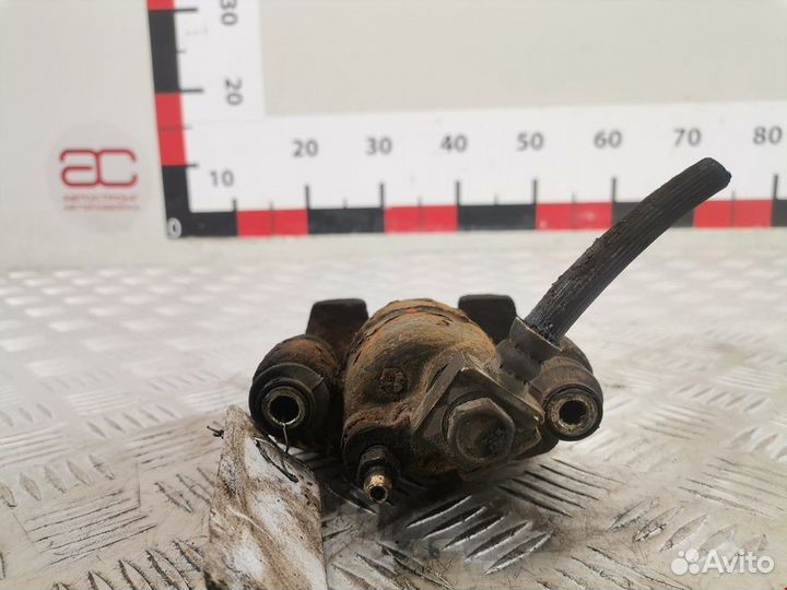 Суппорт задний левый Chrysler PT Cruiser 2001