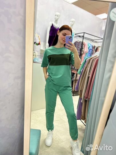 Костюм женский спортивный