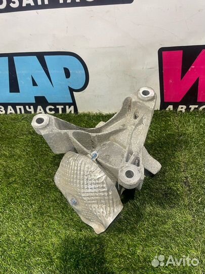 Подушка крепления двигателя Ford Explorer 6 U625