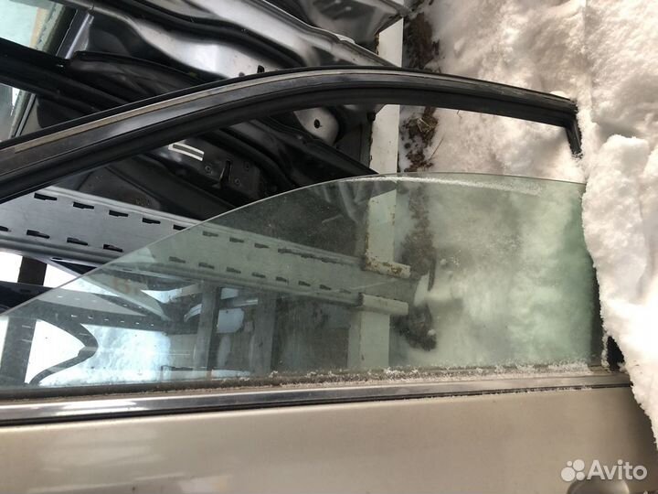 Стекло двери передней левой Camry V30 2001-2006