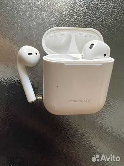 Беспроводные наушники apple airpods 1