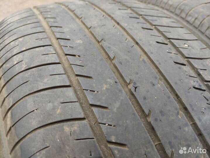 Yokohama dB Decibel E70B 215/55 R17