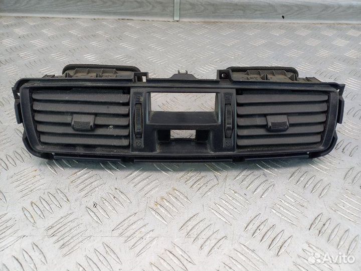 Дефлектор воздушный центральный Mitsubishi Lancer