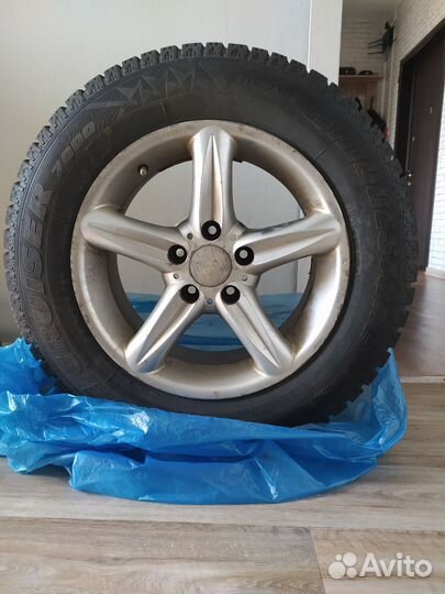 Bridgestone Ice Cruiser 7000 215/65 R16