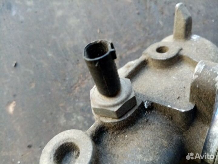 Корпус термостата Mercedes-Benz E-Class W210 2.3