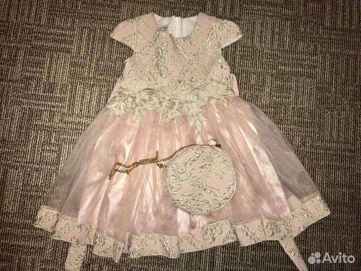 Платье нарядное на 4-5 лет