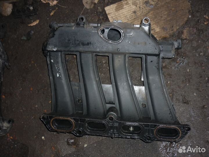 Впускной коллектор Ниссан альмера G15