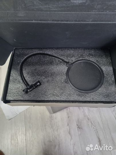 Микрофон thronmax streaming kit