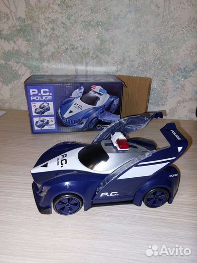 Электромобиль с музыкой и подсветкой