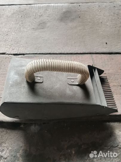 Совок для сбора ягод